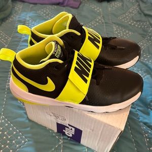 Black & Neon Yellow Basketball Shoes